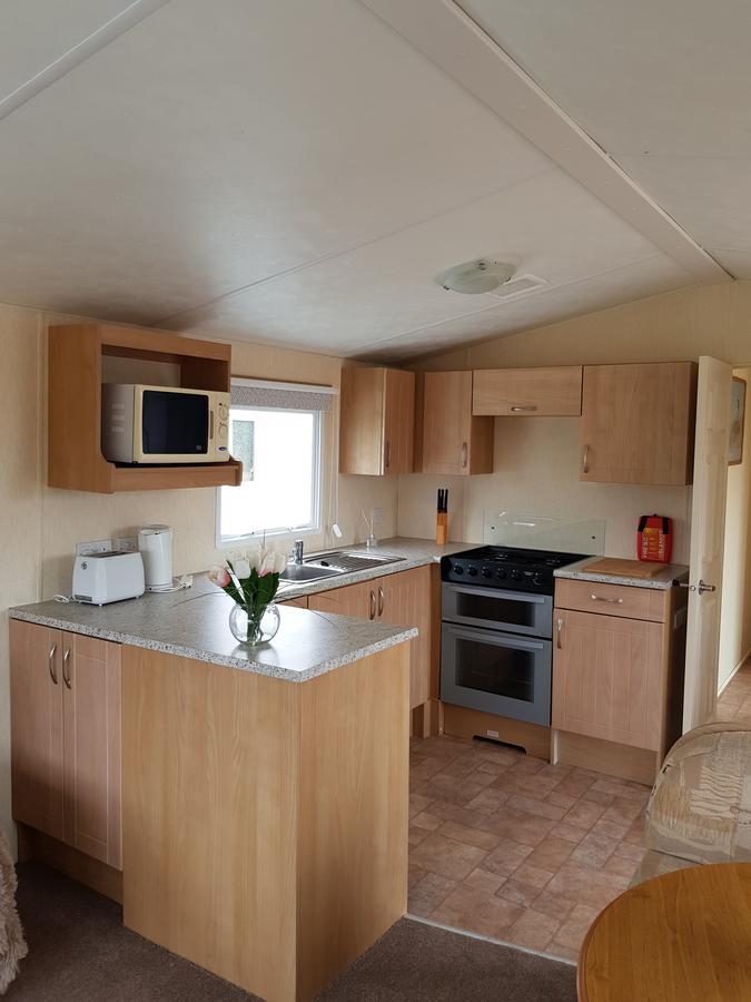 מלון טאטנהול Pitch & Canvas - Self Catering At Broad Oak Farm מראה חיצוני תמונה